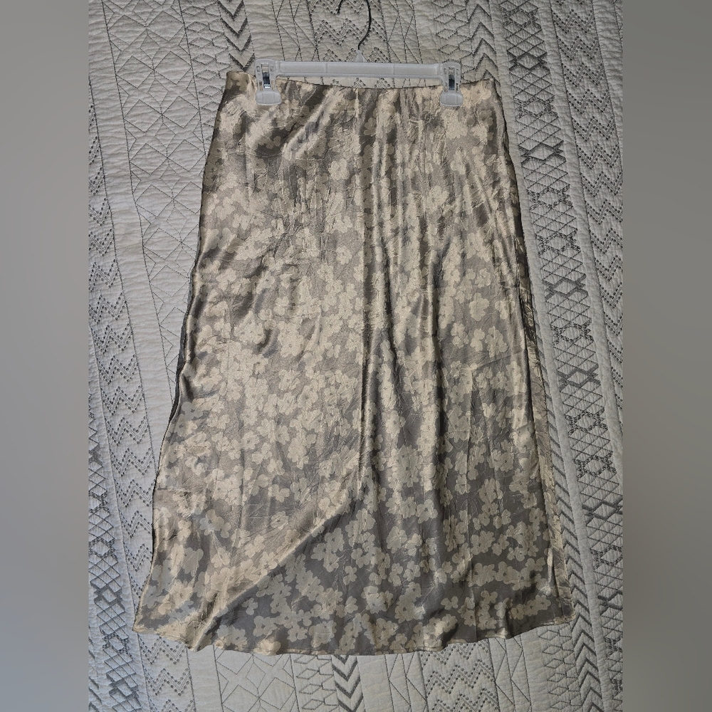 Calvin Klein Floral Satin Slip Skirt in Beige and Cream Sz M